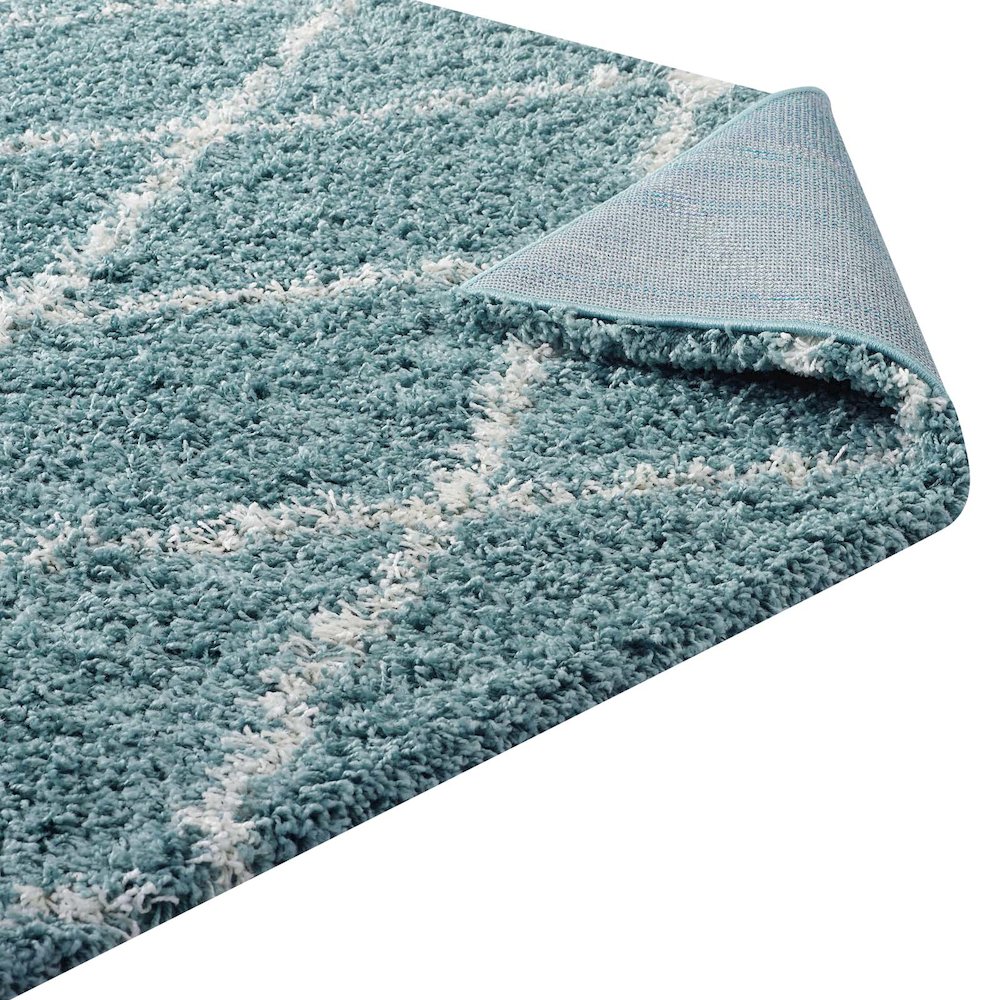 Toryn Diamond Lattice 5x8 Shag Area Rug. Picture 4