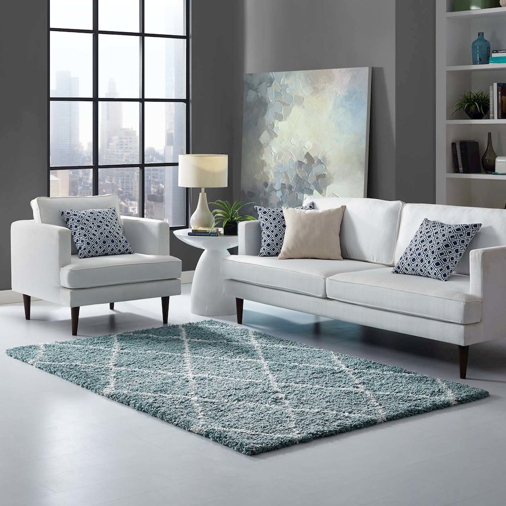 Toryn Diamond Lattice 5x8 Shag Area Rug. Picture 5