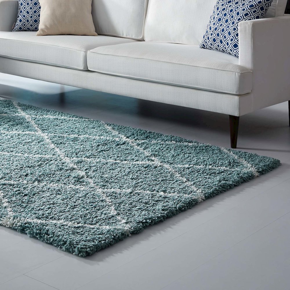 Toryn Diamond Lattice 8x10 Shag Area Rug. Picture 6