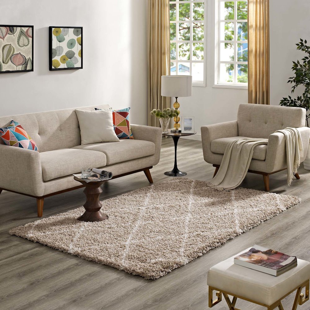 Toryn Diamond Lattice 5x8 Shag Area Rug. Picture 5