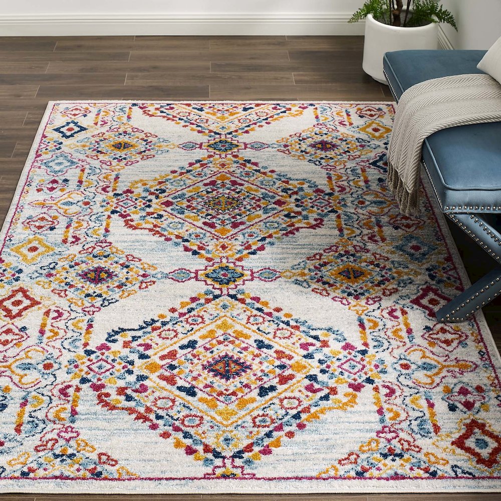 Entourage Khalida Distressed Vintage Floral Lattice 5x8 Area Rug. Picture 6