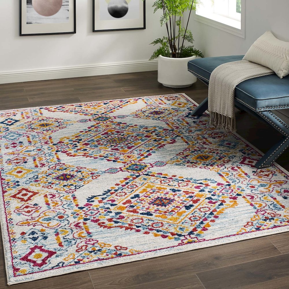 Entourage Khalida Distressed Vintage Floral Lattice 5x8 Area Rug. Picture 5