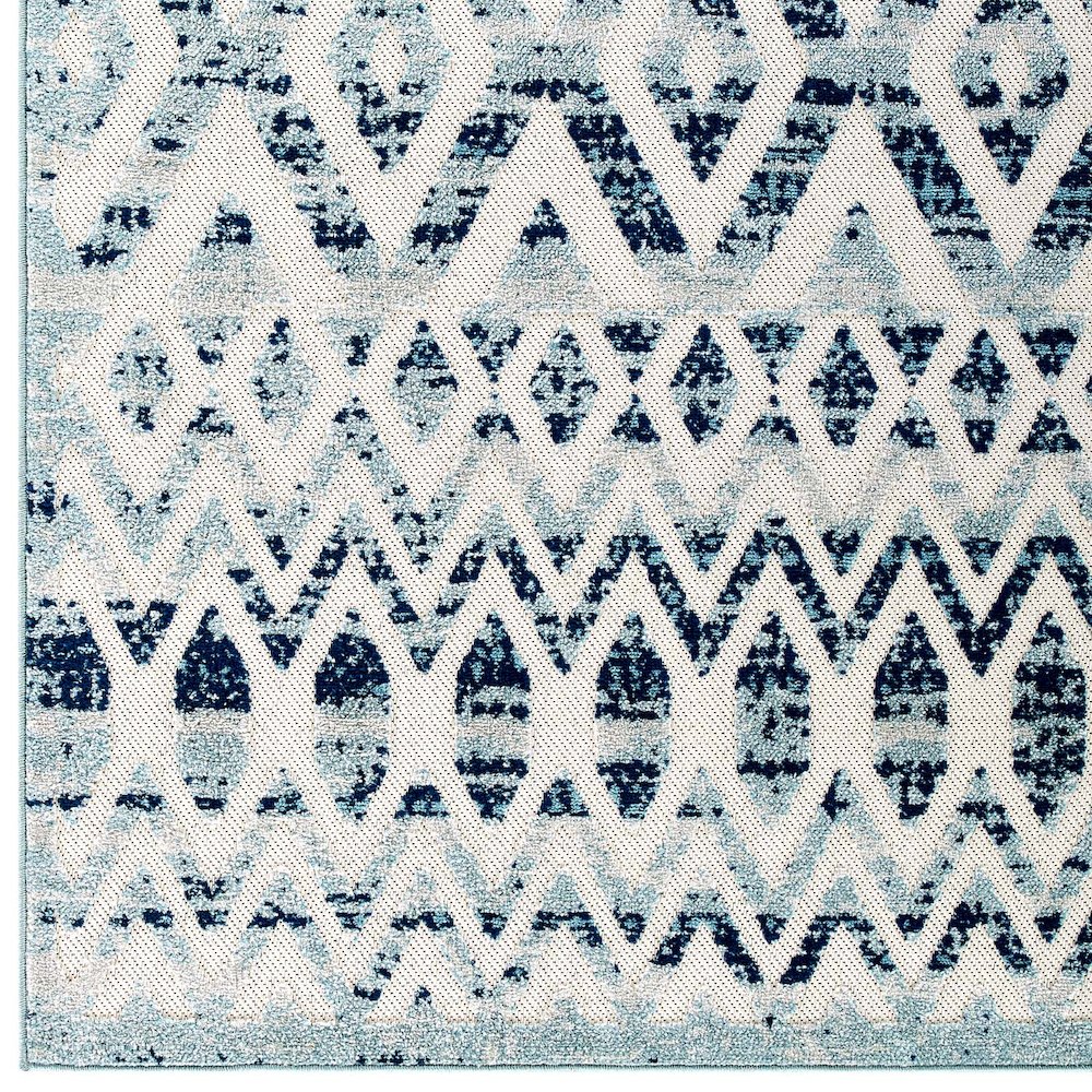 Tamako Diamond and Chevron Moroccan Trellis 5x8 Indoor / Outdoor Area Rug. Picture 2