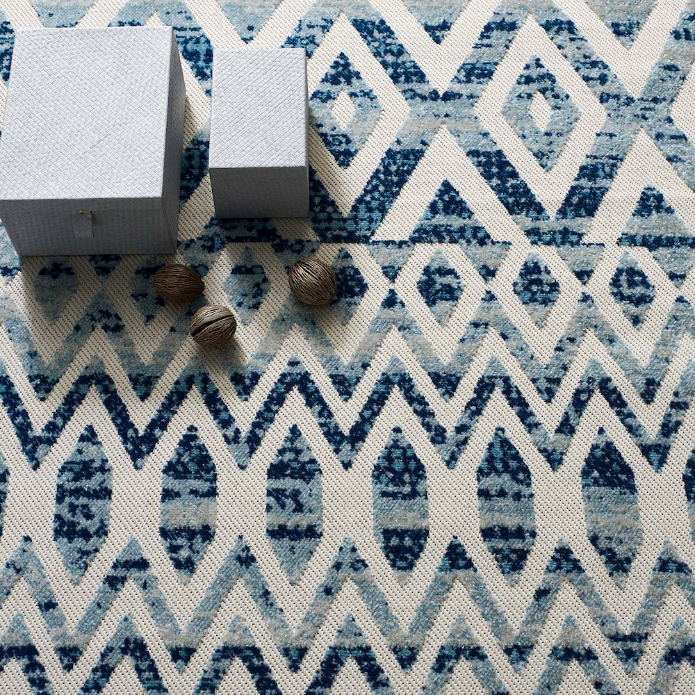 Tamako Diamond and Chevron Moroccan Trellis 8x10 Indoor / Outdoor Area Rug. Picture 7