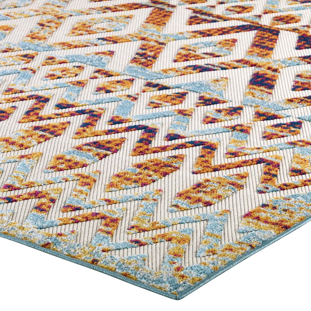 Tamako Diamond and Chevron Moroccan Trellis 5x8 Indoor / Outdoor Area Rug. Picture 3