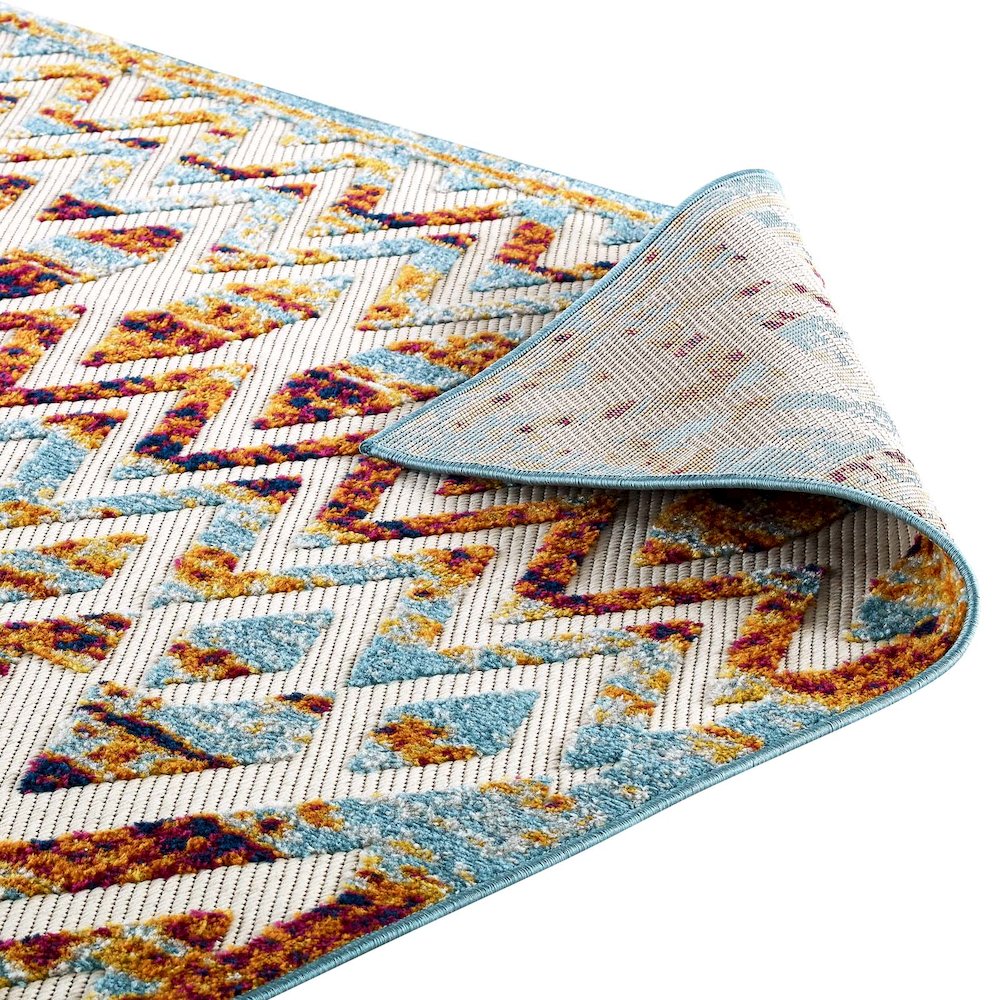 Tamako Diamond and Chevron Moroccan Trellis 5x8 Indoor / Outdoor Area Rug. Picture 4