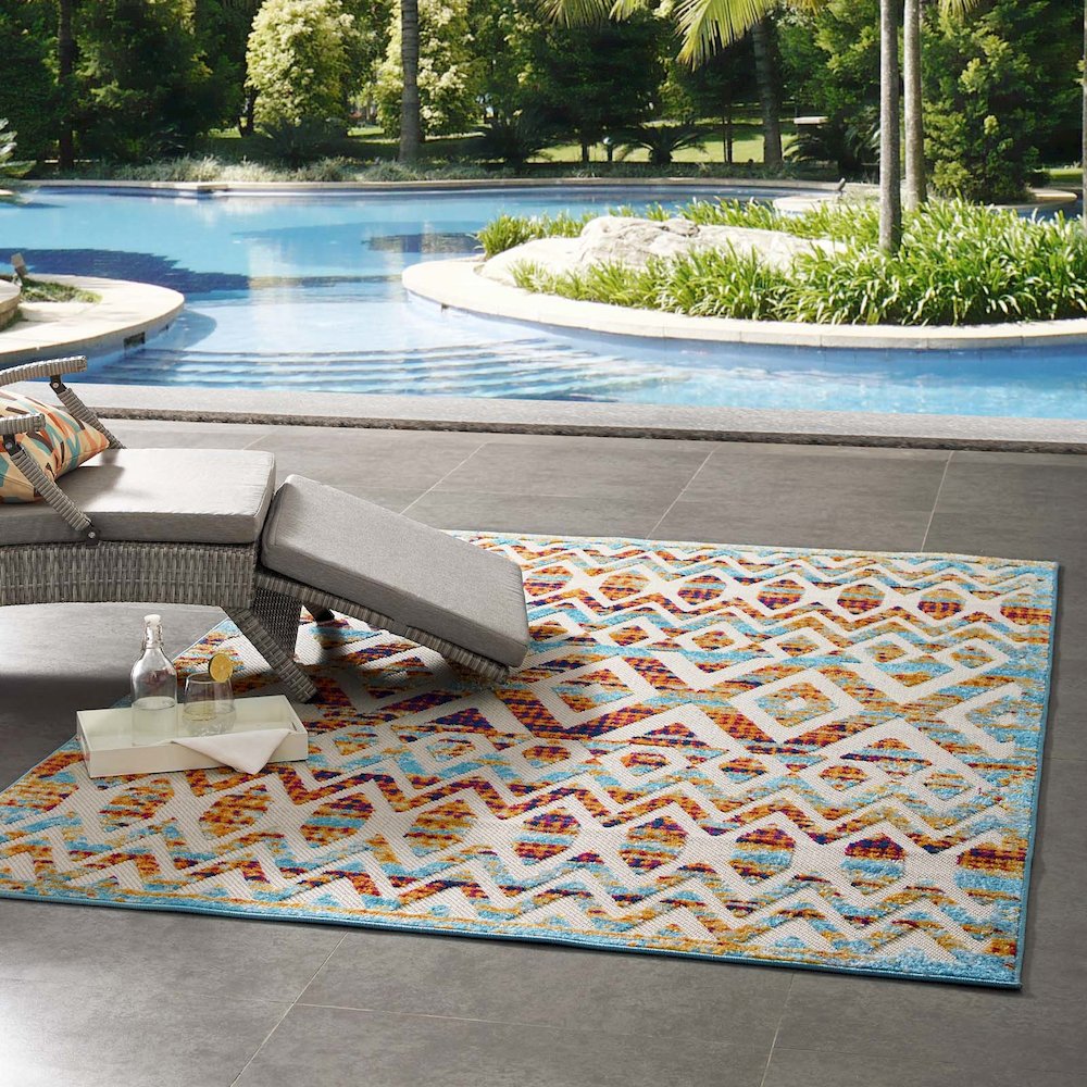 Tamako Diamond and Chevron Moroccan Trellis 5x8 Indoor / Outdoor Area Rug. Picture 6