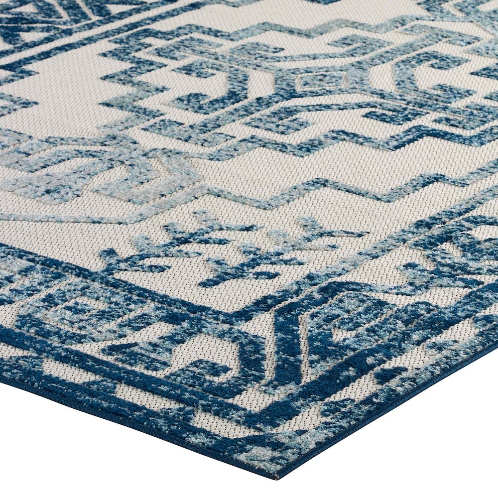 Nyssa Distressed Geometric Southwestern Aztec 5x8 Indoor/Outdoor Area Rug. Picture 3