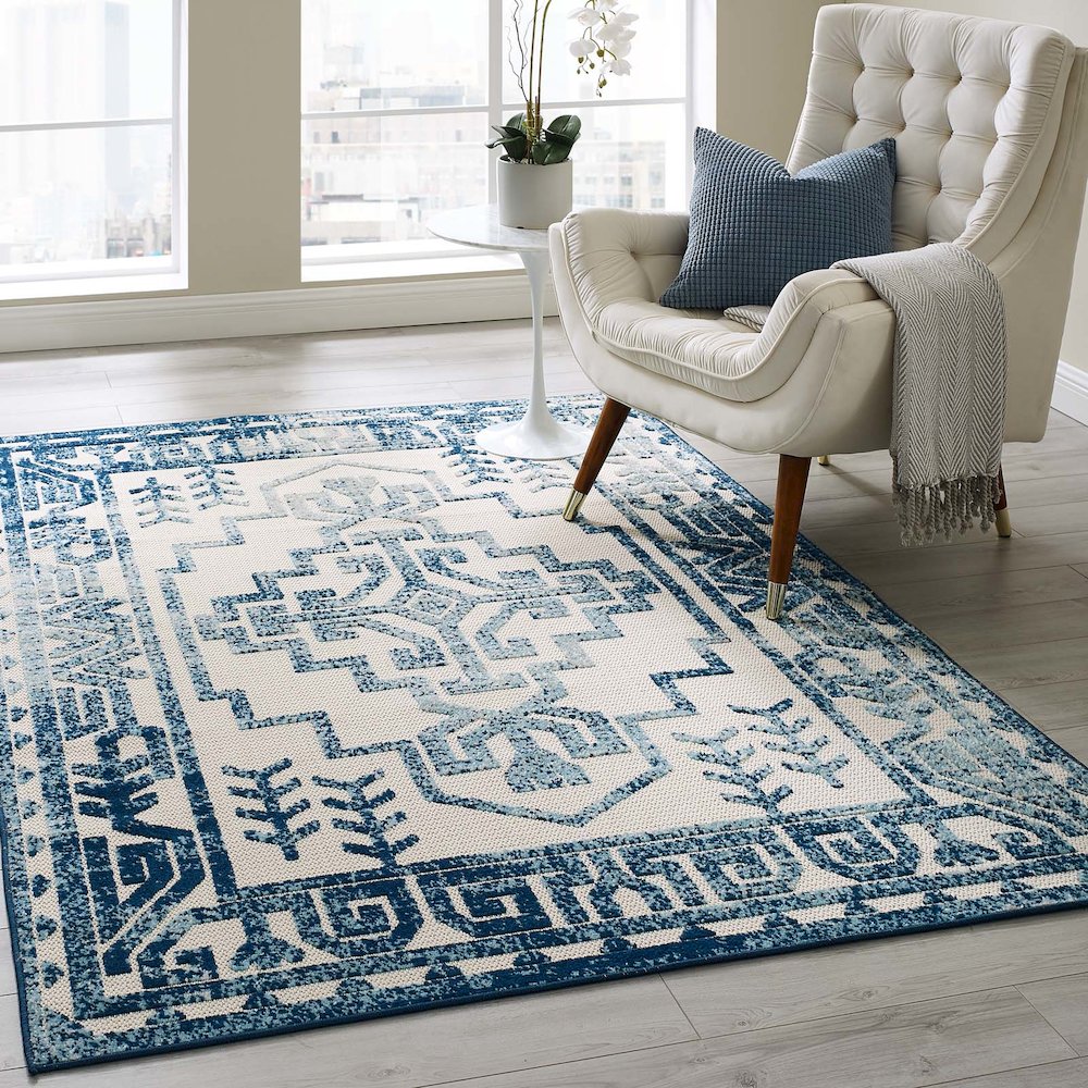 Nyssa Distressed Geometric Southwestern Aztec 5x8 Indoor/Outdoor Area Rug. Picture 7