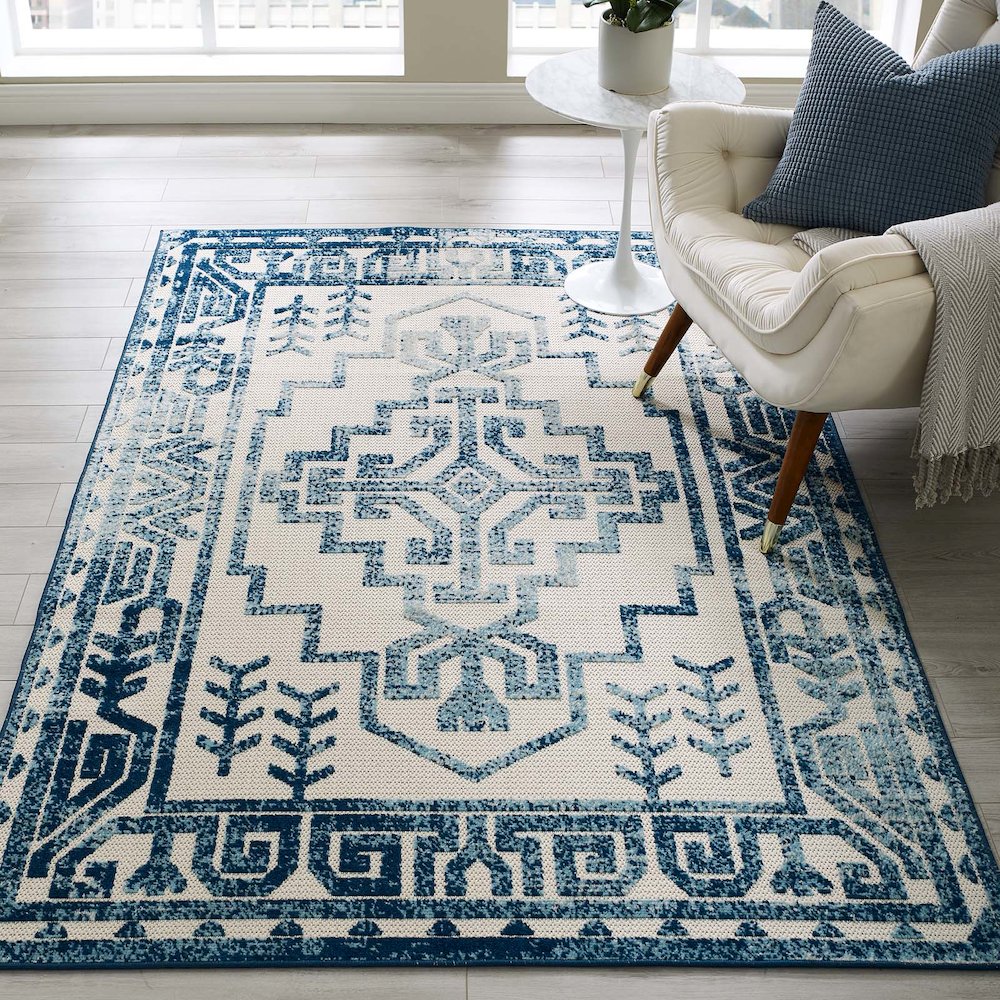 Nyssa Distressed Geometric Southwestern Aztec 5x8 Indoor/Outdoor Area Rug. Picture 5
