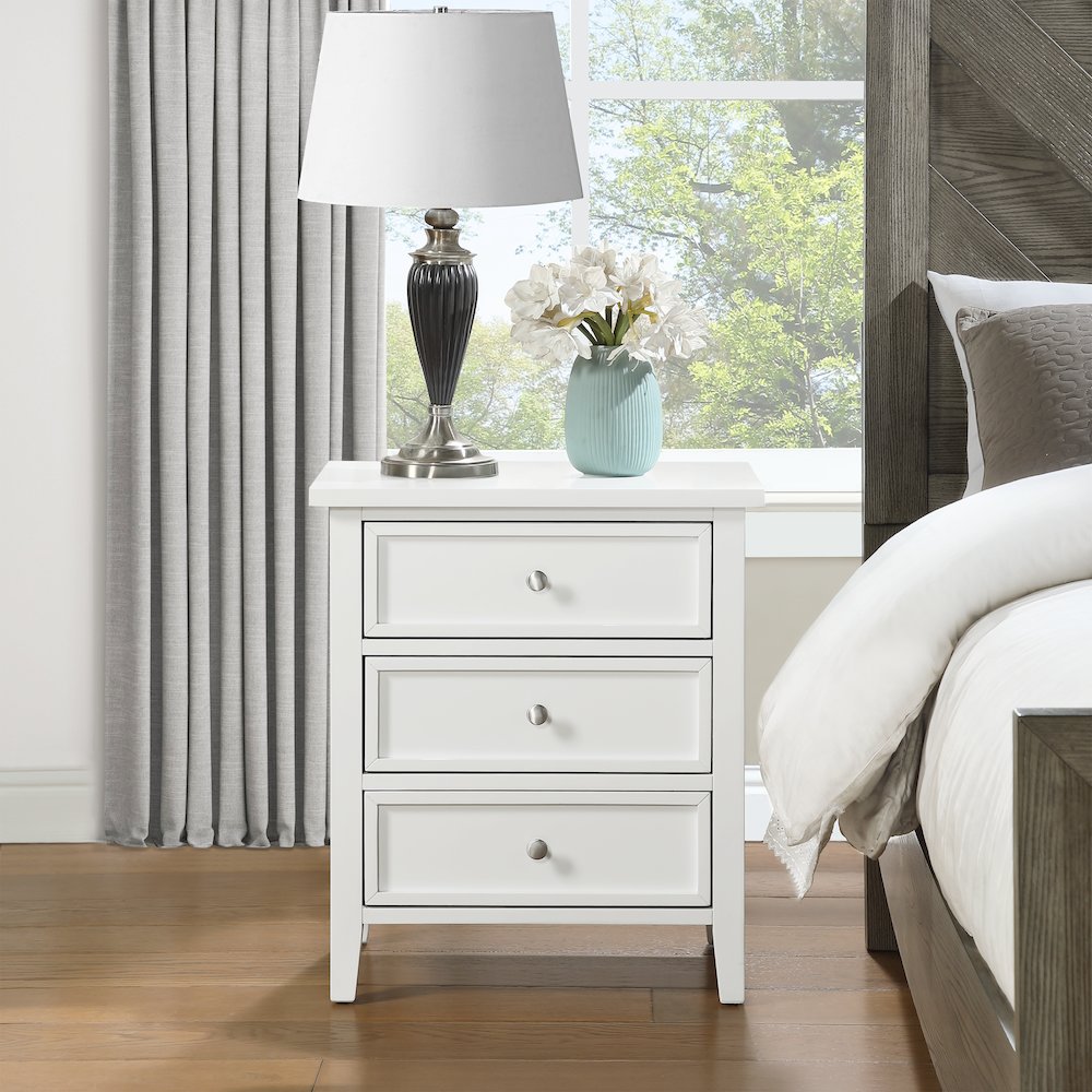 Lennon 3-drawer Nightstand - White. Picture 5