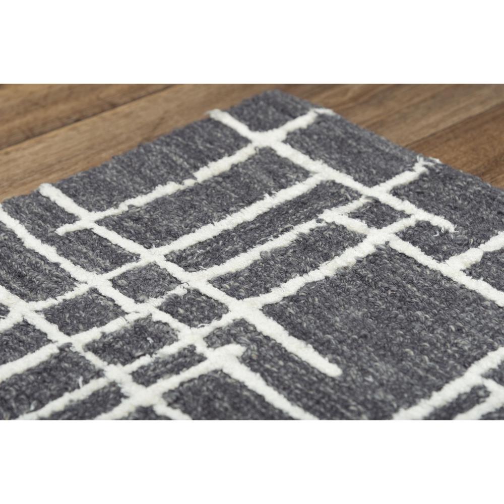 5' x 8' Hand-Tufted Rectangle Rug. Picture 4