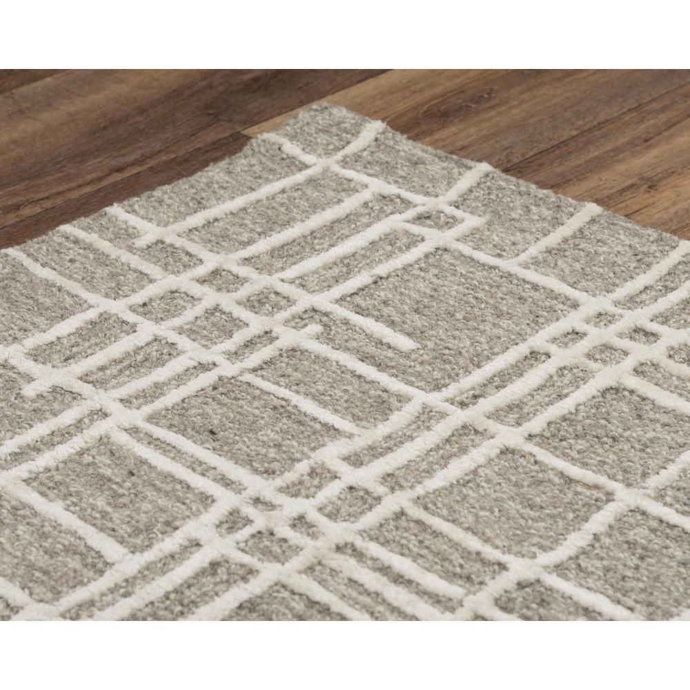 5' x 8' Hand-Tufted Rectangle Rug. Picture 4