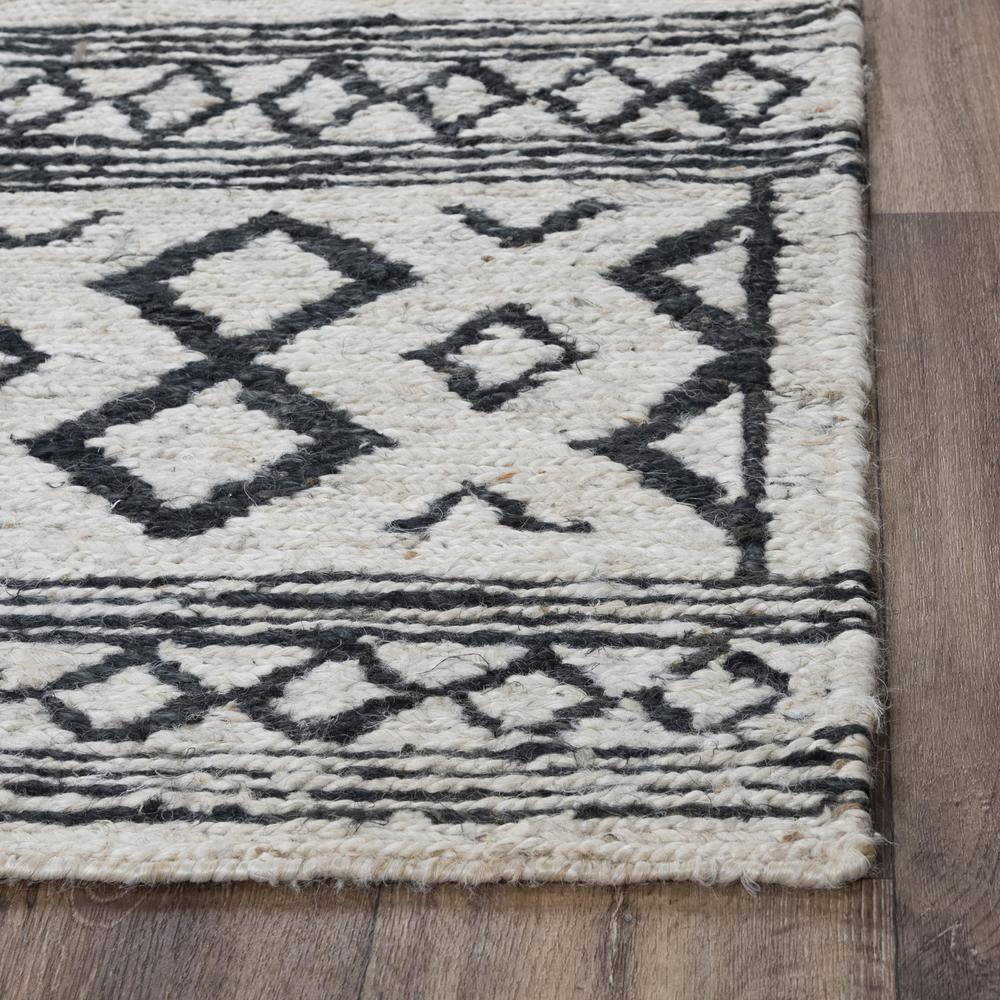 5' x 8' Hand-Woven Rectangle Rug. Picture 2