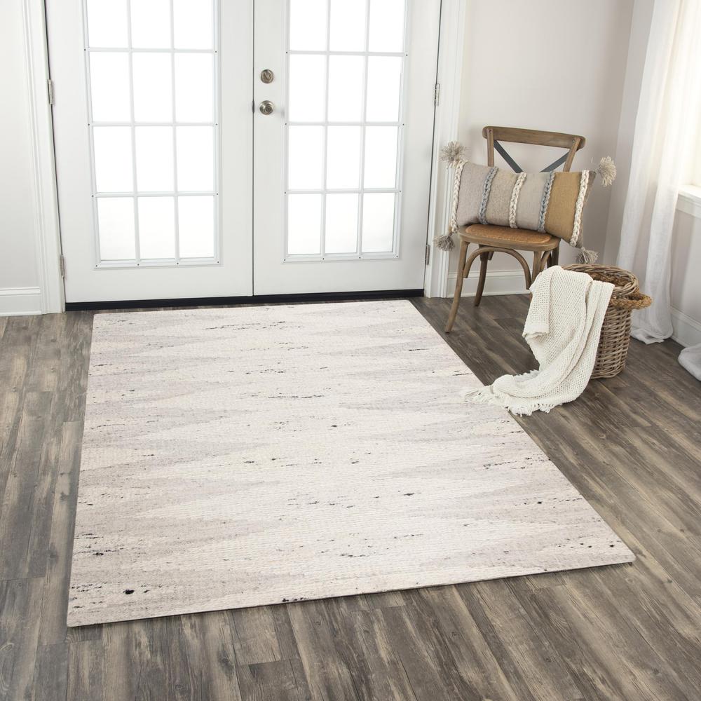 5' x 8' Hand-Woven Rectangle Rug. Picture 2
