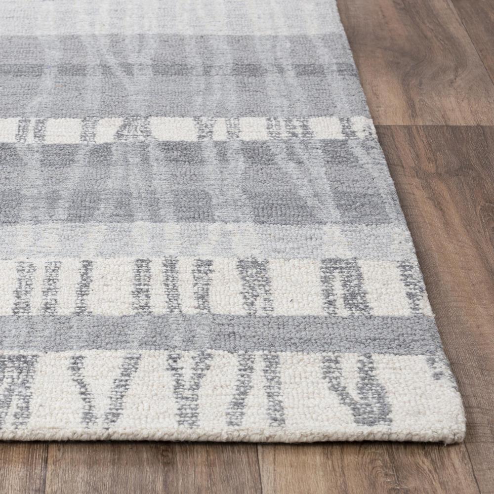 Hand Tufted Cut Pile Wool Rug, 5' x 7'6". Picture 3