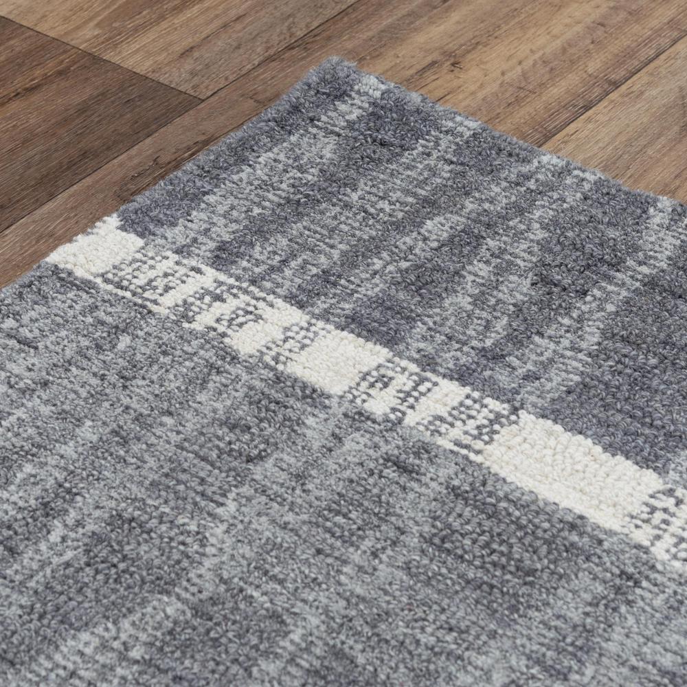 5' x 8' Hand-Tufted Rectangle Rug. Picture 5