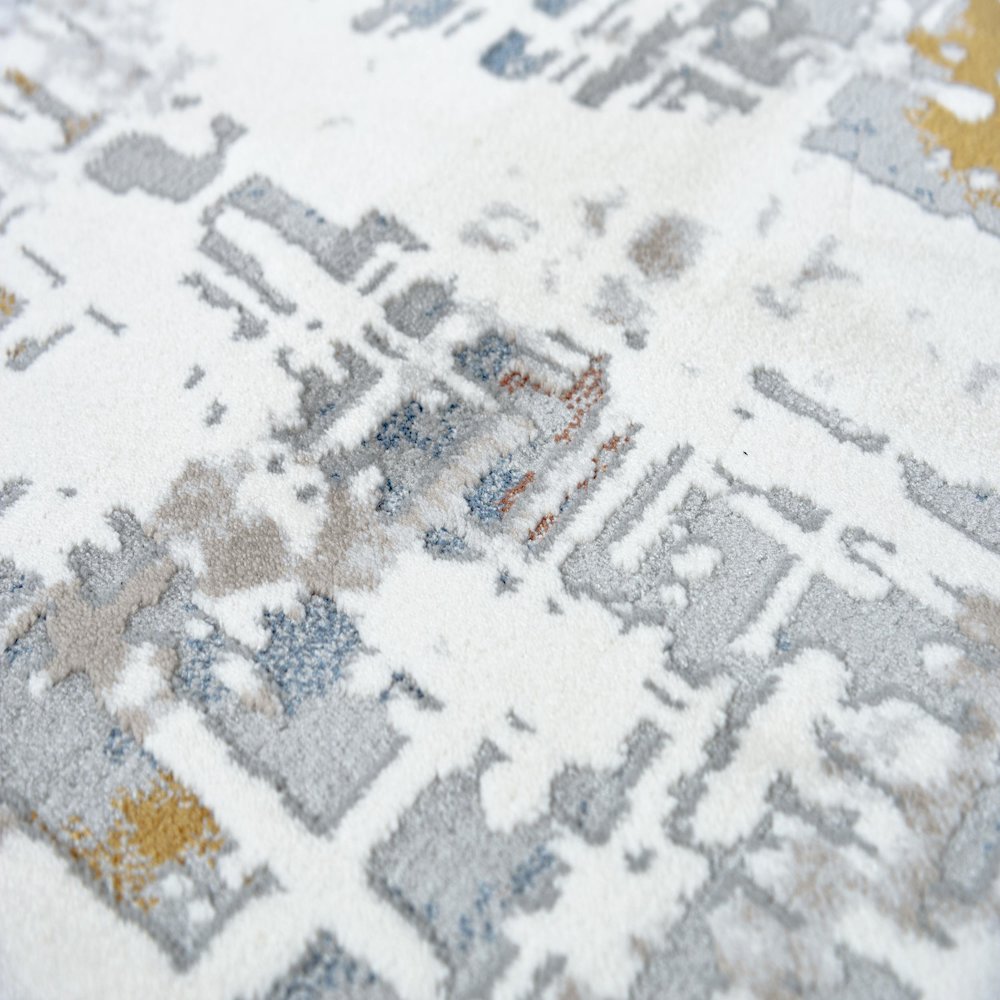 4' x 6' Machine-Made Rectangle Rug. Picture 3