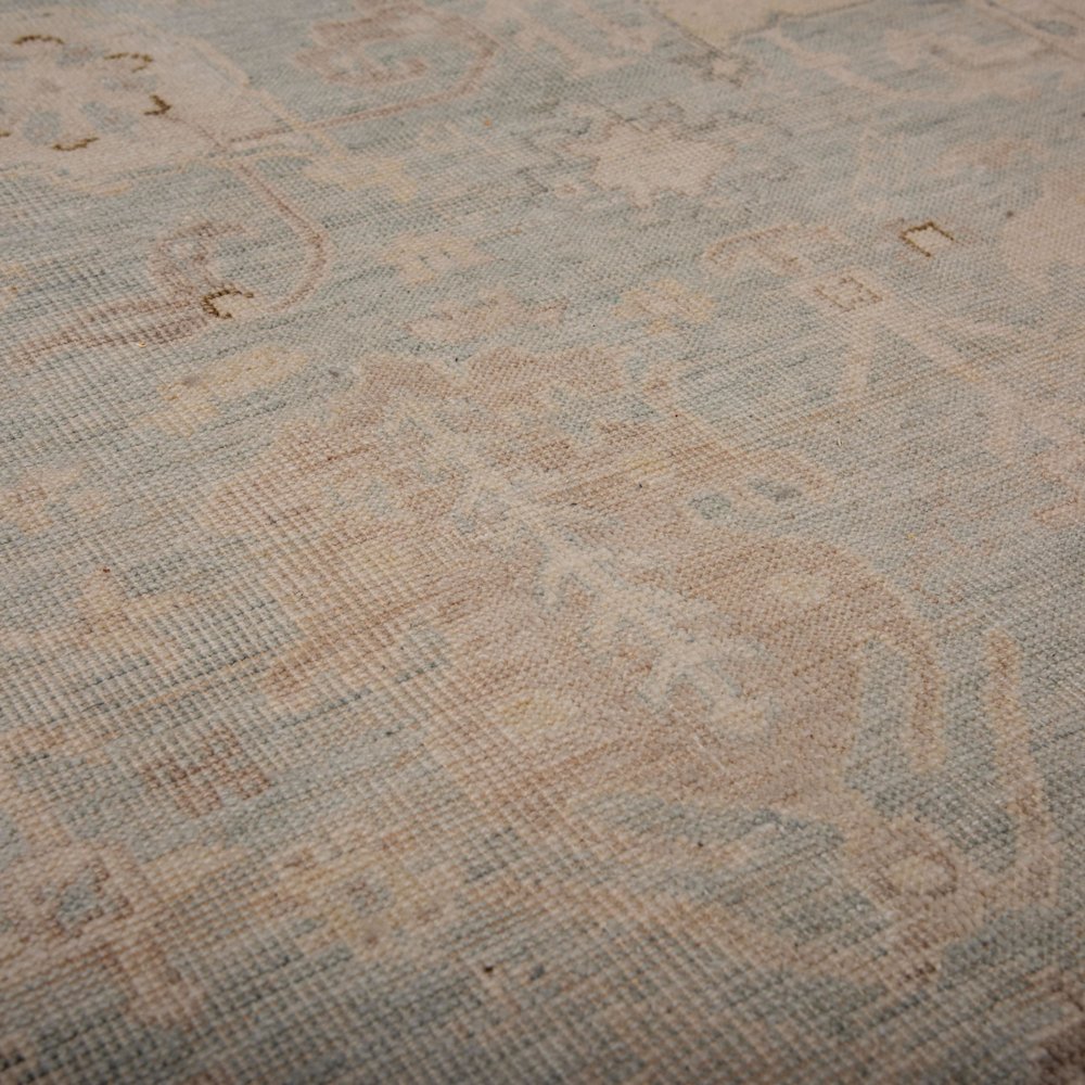 6' x 9' Cut Pile Hand Knotted  Rug. Picture 5
