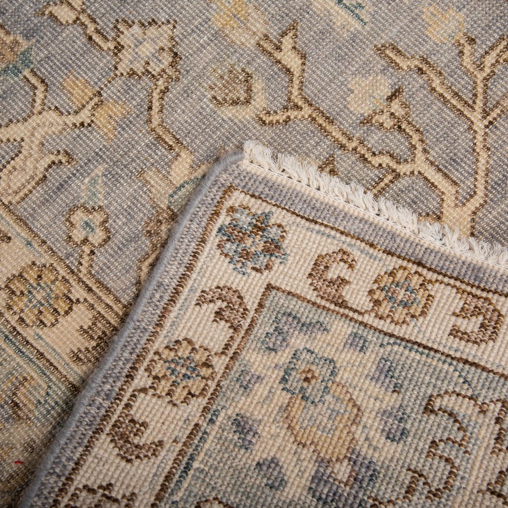6' x 9' Cut Pile Hand Knotted  Rug. Picture 5