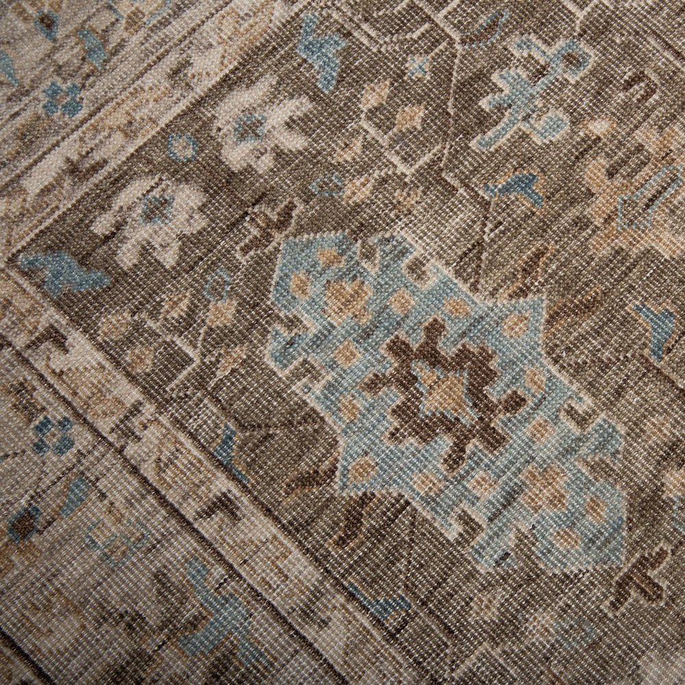 6' x 9' Cut Pile Hand Knotted  Rug. Picture 3