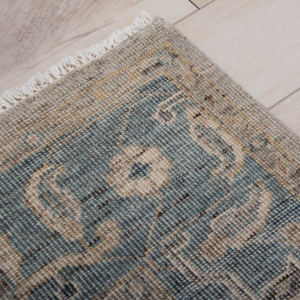 6' x 9' Cut Pile Hand Knotted  Rug. Picture 6