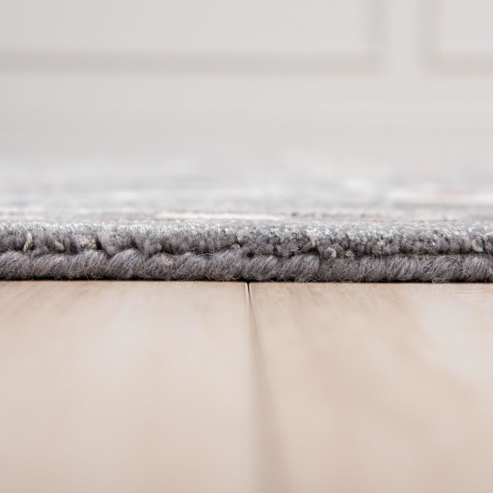 5' x 8' Cut Pile Hand Tufted Rug. Picture 4