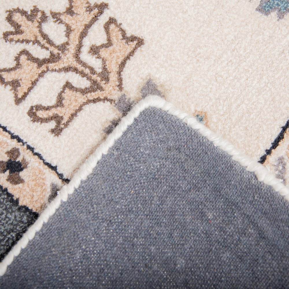 5' x 8' Cut Pile Hand Tufted Rug. Picture 5