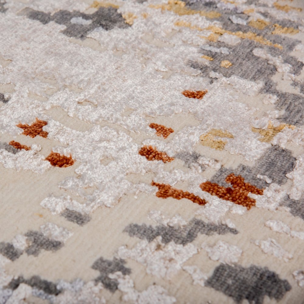 6' x 9' Cut Pile Hand Knotted Rug. Picture 5