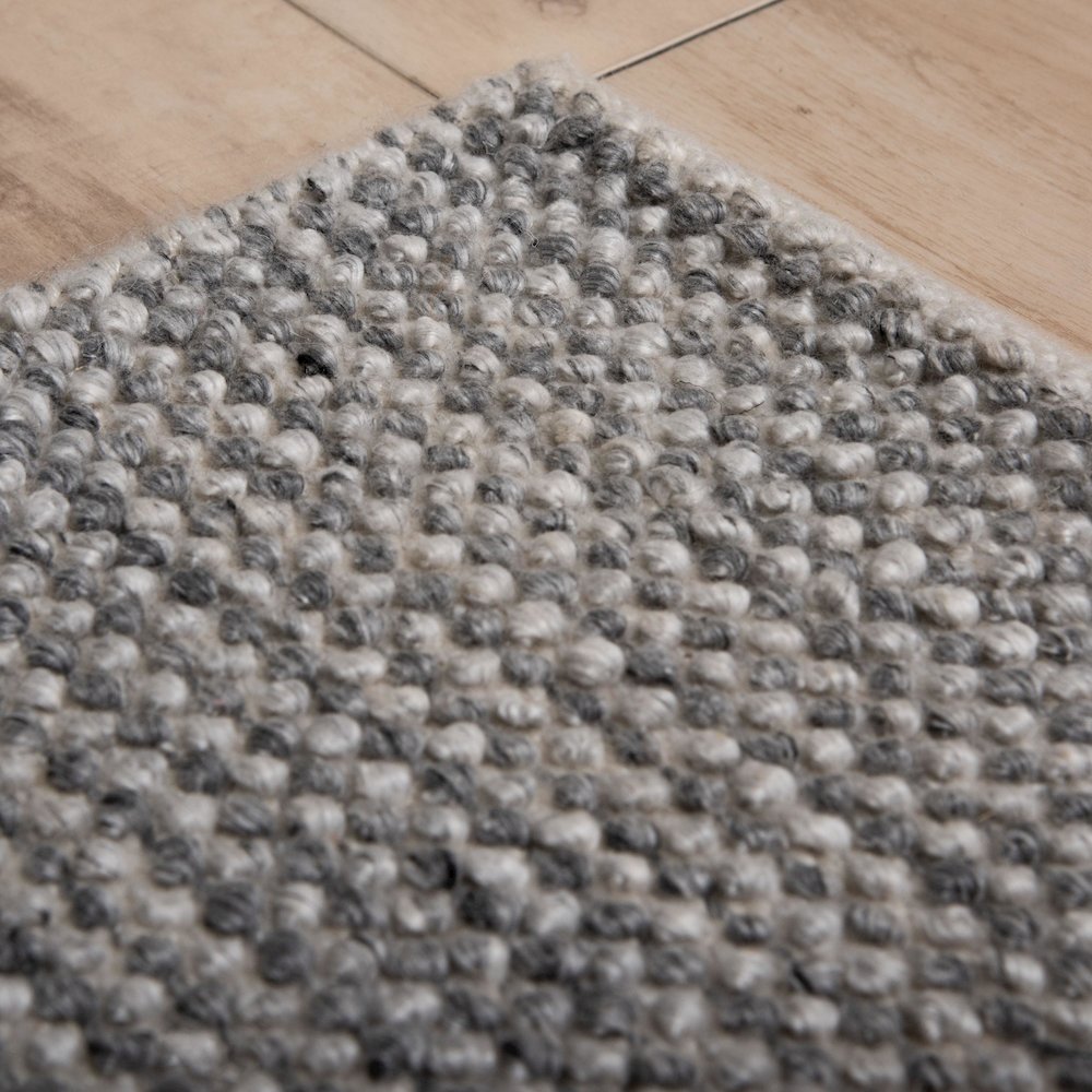 8' x 10' Hand-Tufted Rectangle Rug. Picture 3