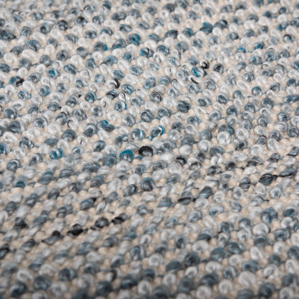 5' x 7'9" Loop Pile Hand Woven Rug. Picture 3