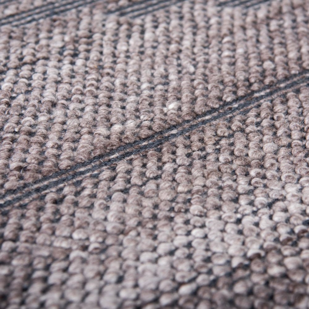 5' x 8' Hand-Woven Rectangle Rug. Picture 3