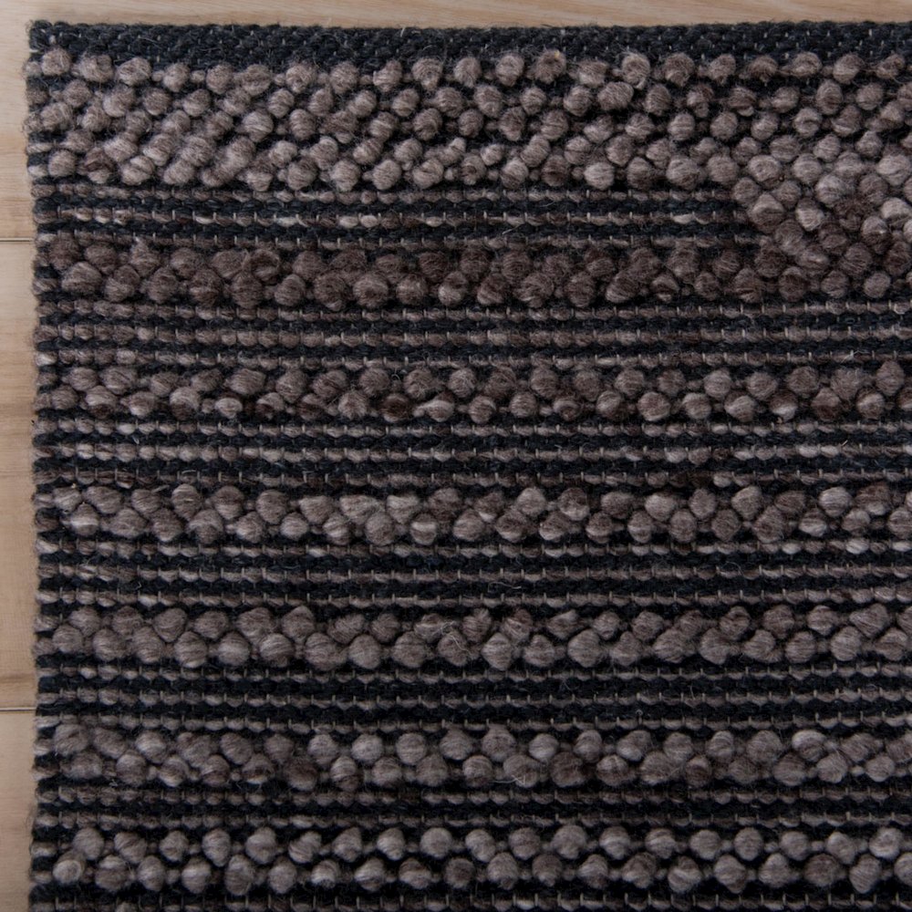 5' x 8' Hand-Woven Rectangle Rug. Picture 2