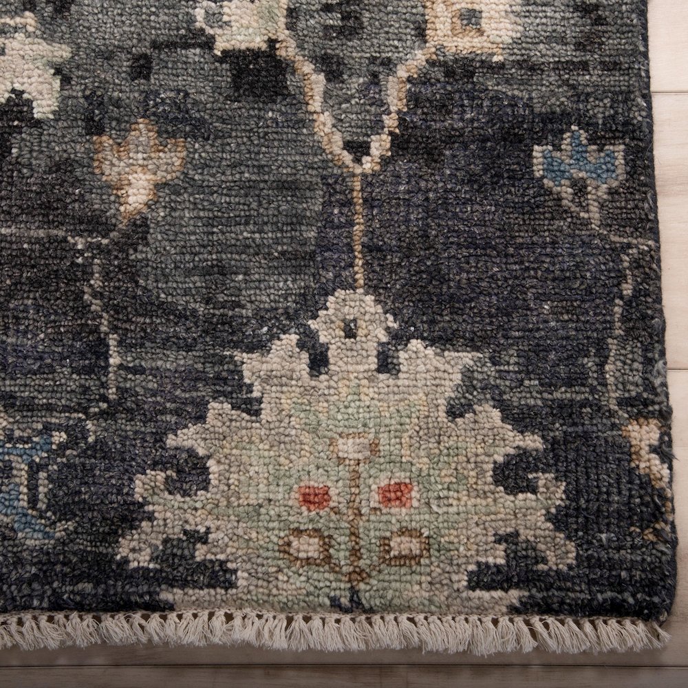 6' x 9' Cut Pile Hand Knotted Rug. Picture 2