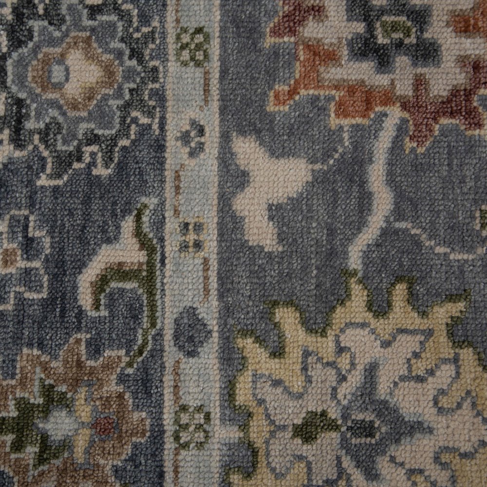 6' x 9' Cut Pile Hand Knotted Rug. Picture 4