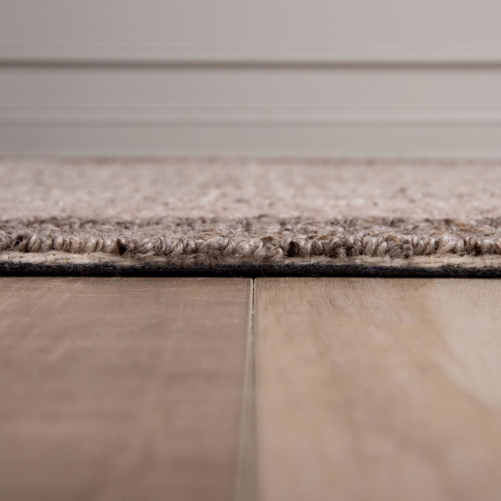 5' x 8' Hand-Tufted Rectangle Rug. Picture 5