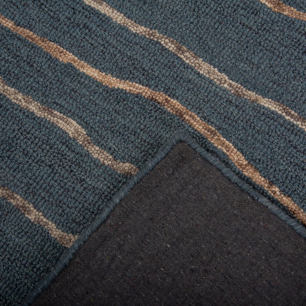 5' x 8' Hand-Tufted Rectangle Rug. Picture 2