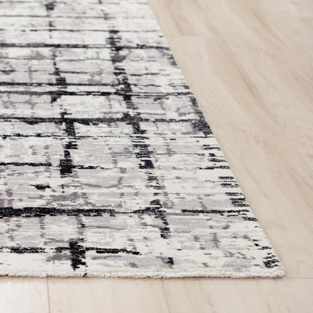5' x 8' Hybrid Rectangle Rug. Picture 3