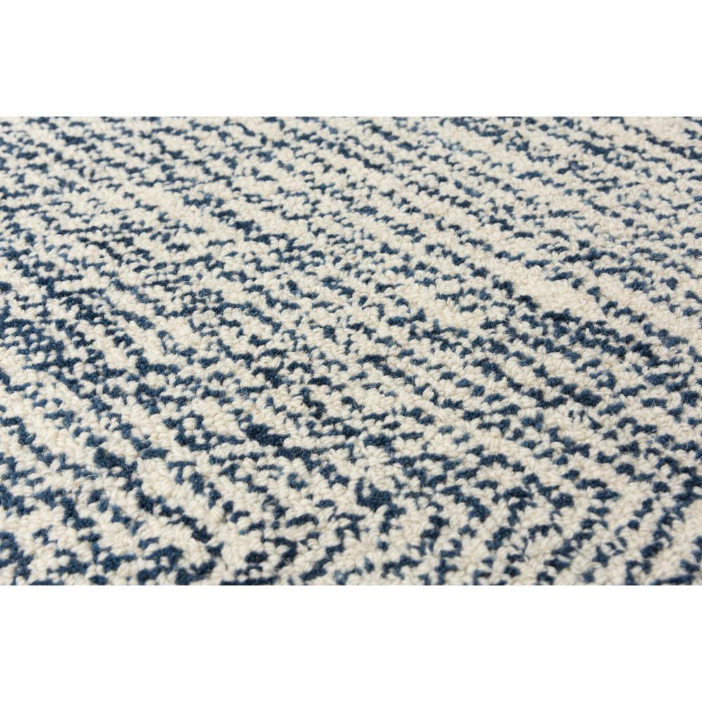 8' x 10' Hand-Tufted Rectangle Rug. Picture 4