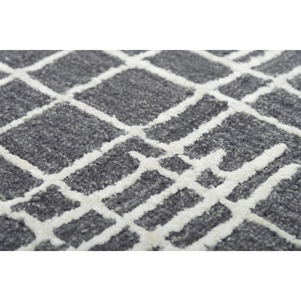 8' x 10' Hand-Tufted Rectangle Rug. Picture 3