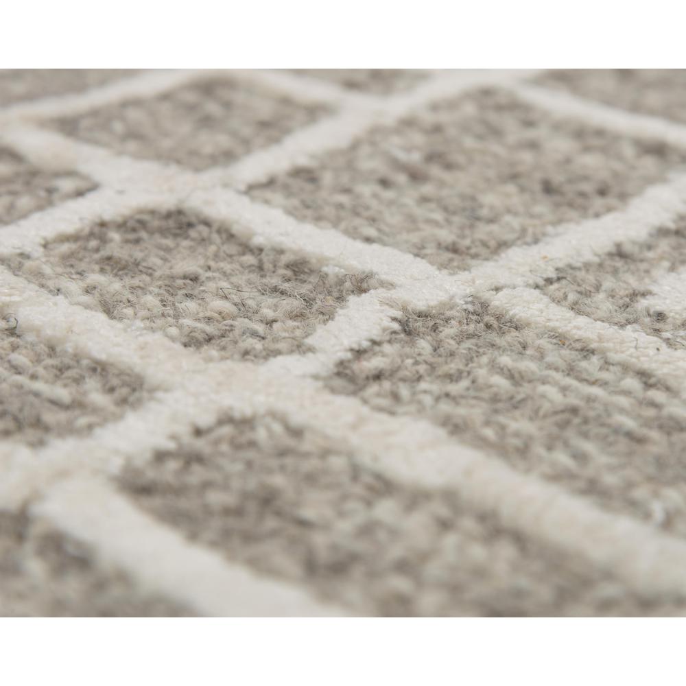 8' x 10' Hand-Tufted Rectangle Rug. Picture 3