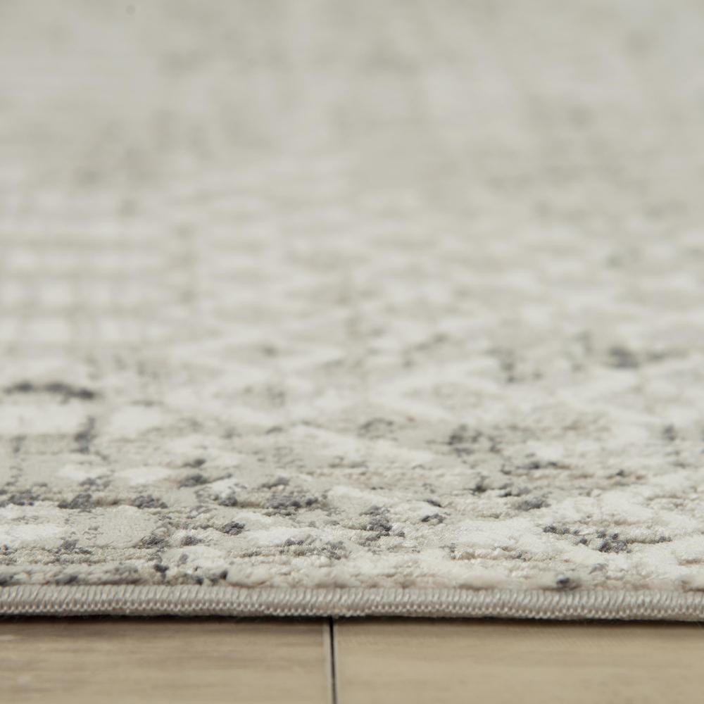 7' x 10' Machine-Made Rectangle Rug. Picture 6