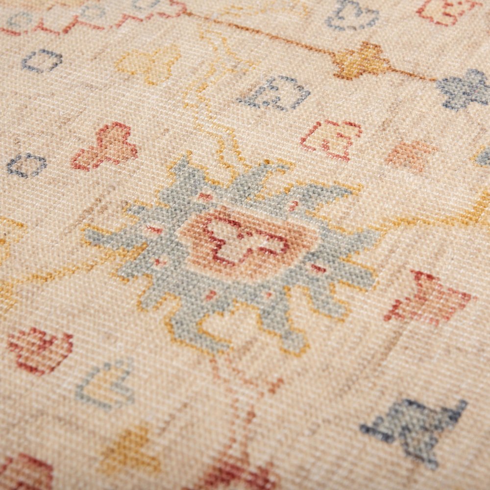 8' x 10' Cut Pile Hand Knotted  Rug. Picture 5