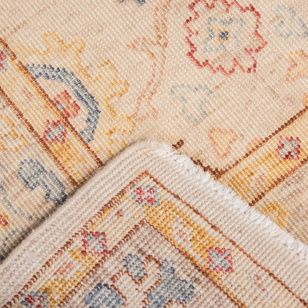 8' x 10' Cut Pile Hand Knotted  Rug. Picture 6