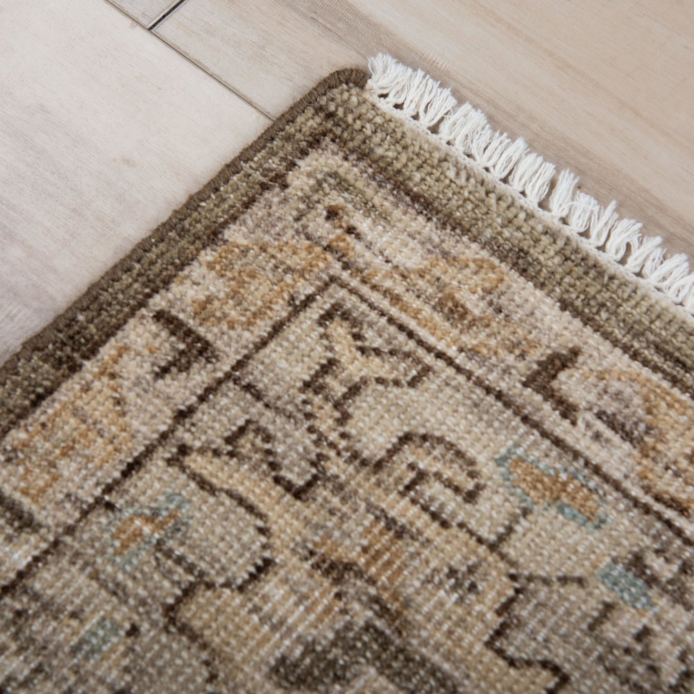 8' x 10' Cut Pile Hand Knotted  Rug. Picture 7