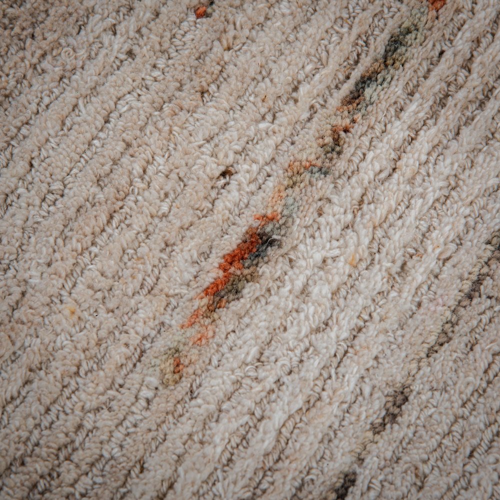 8' x 10' Cut & Loop Pile Hand Tufted Rug. Picture 3