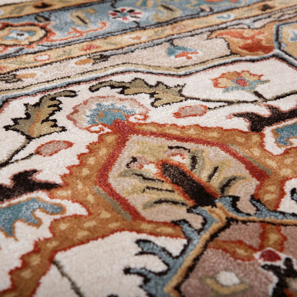 7'9" x 9'9" Cut Pile Hand Tufted Rug. Picture 4