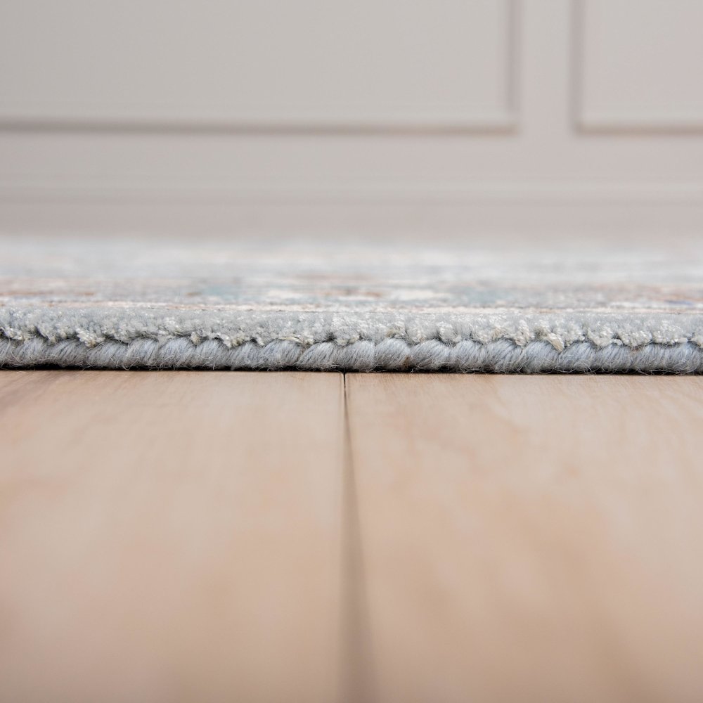 7'9" x 9'9" Cut Pile Hand Tufted Rug. Picture 4