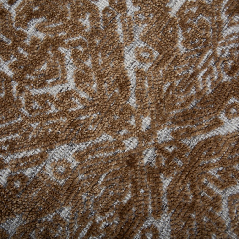 8' x 10' Cut Pile Hand Knotted Rug. Picture 5