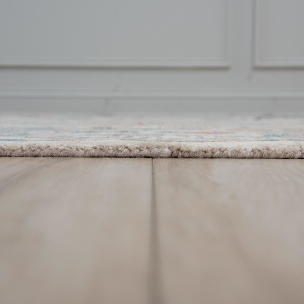 5' x 8' Cut Pile Hybrid Rug. Picture 4